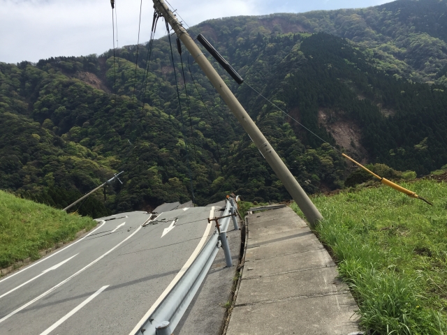 道路の地震被害