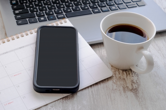カレンダーとスマートフォン