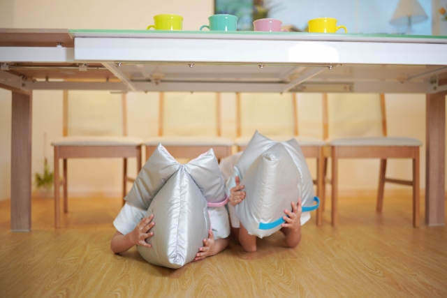 避難する子ども